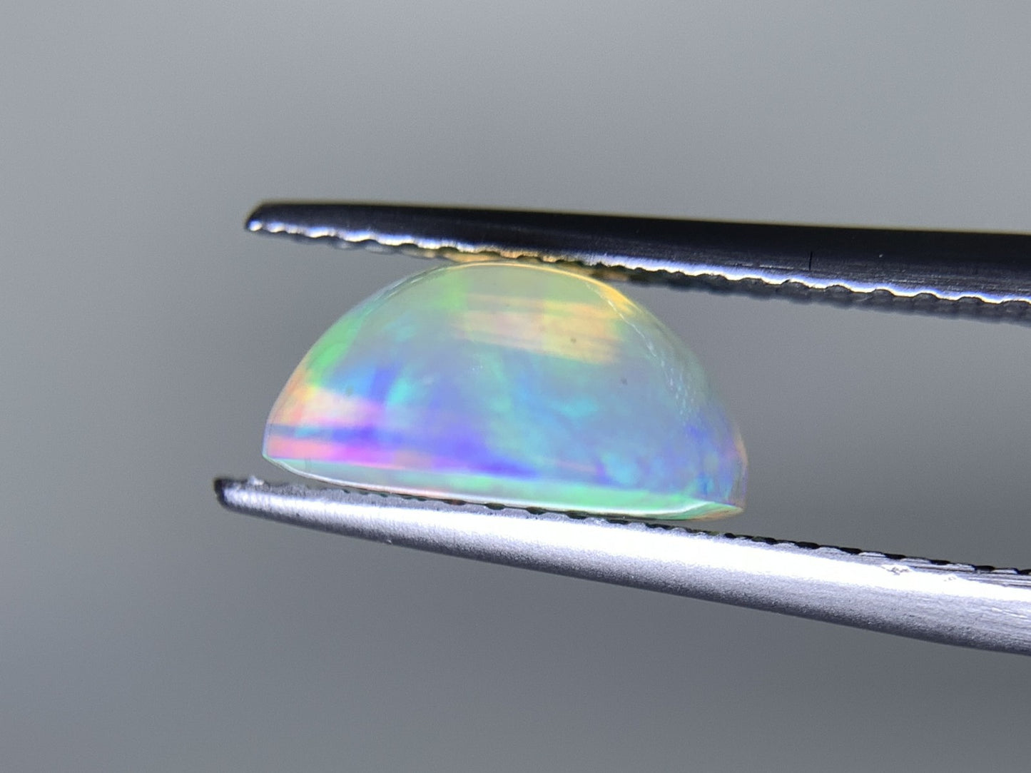 オパール 2.070ct  宝石ソーティング付き  10.0㎜×10.0㎜×5.1㎜  天然 ルース（ 裸石 ） 4563Y