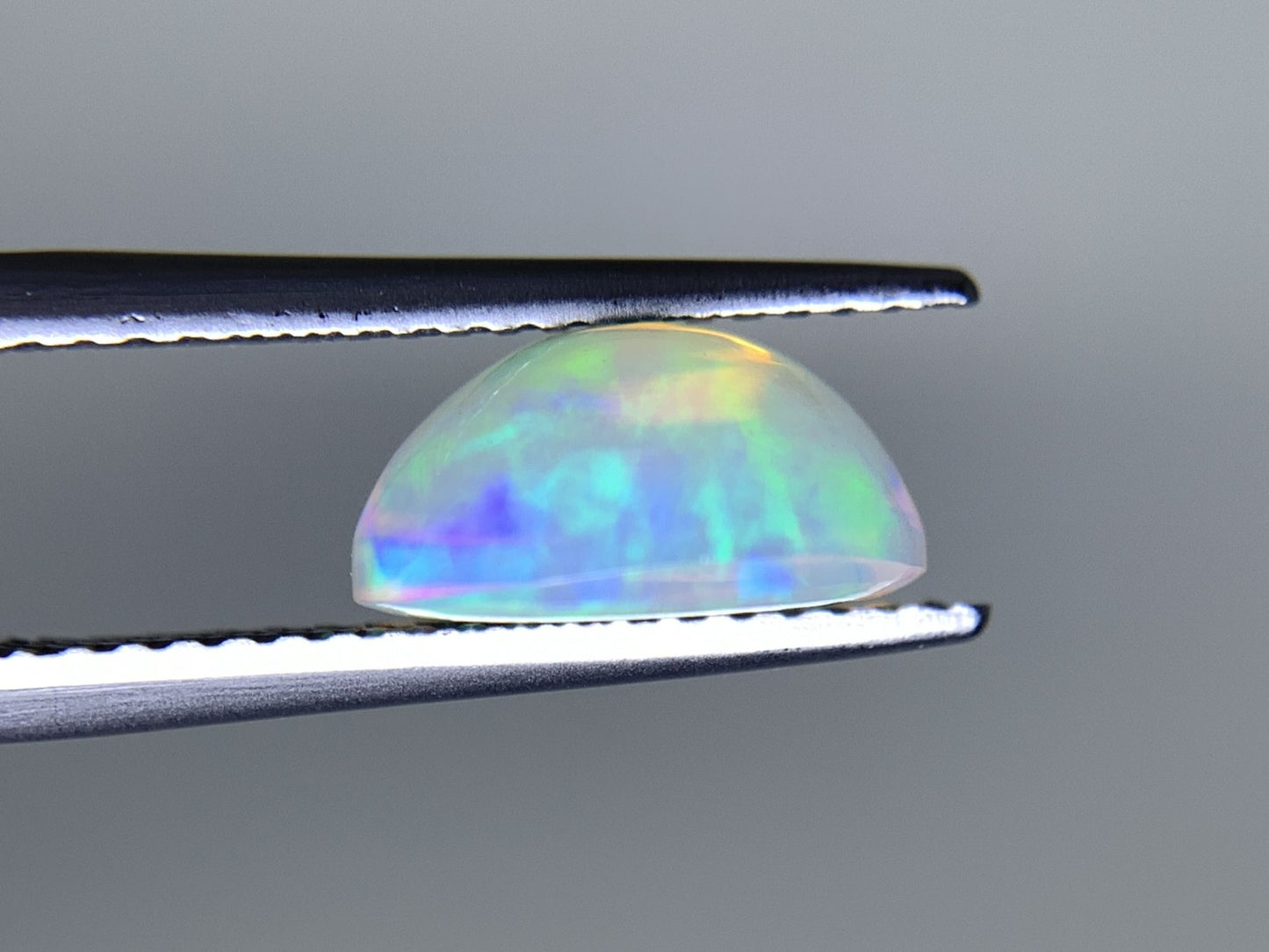 オパール 2.070ct  宝石ソーティング付き  10.0㎜×10.0㎜×5.1㎜  天然 ルース（ 裸石 ） 4563Y