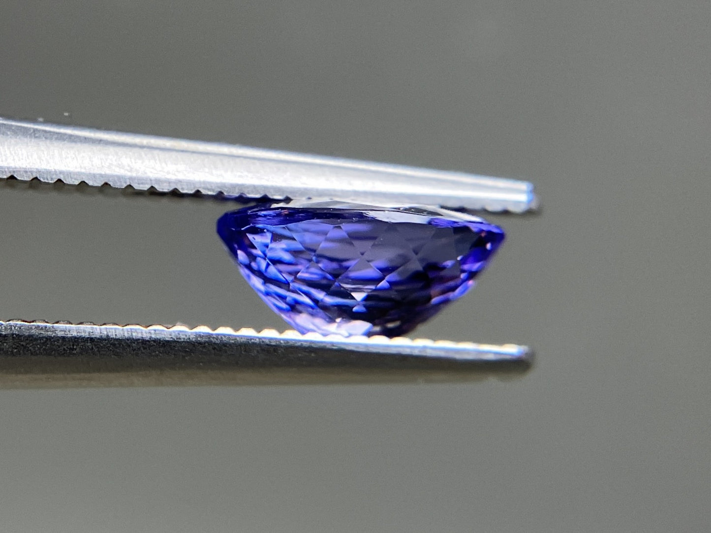 タンザナイト 天然 1.237ct 宝石ソーティング付き 7.6㎜×5.8㎜×3.6㎜ ルース（ 裸石 ） 6226YY