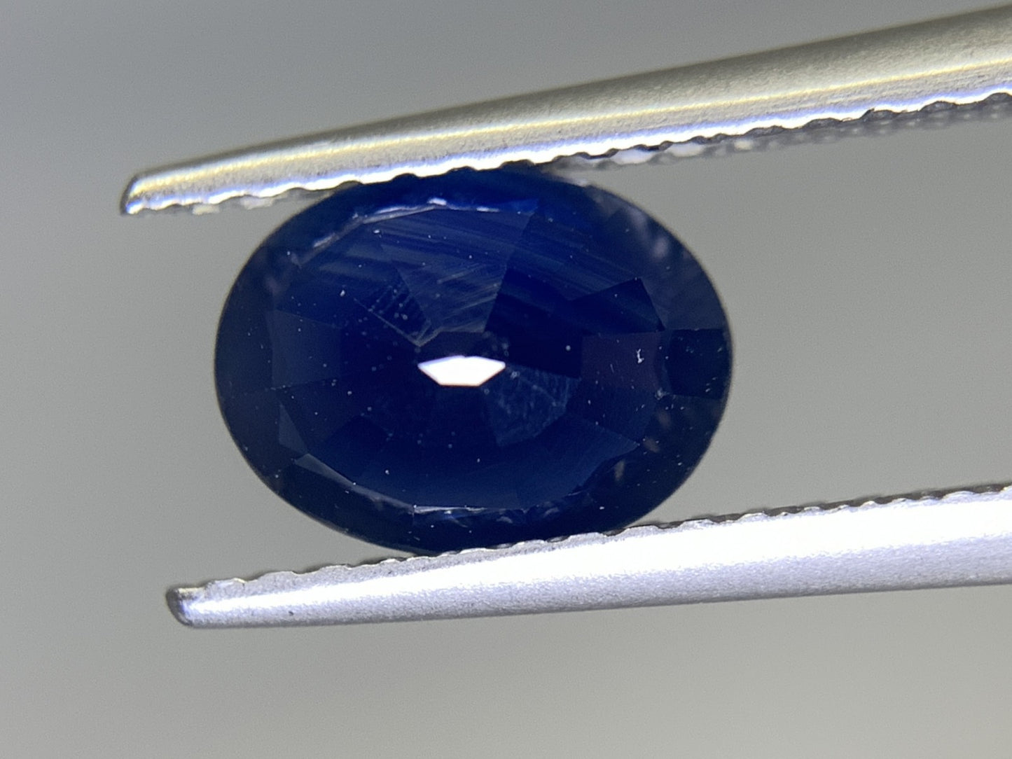 サファイア 1.395ct 宝石ソーティング付き  7.9㎜×6.1㎜×3.4㎜ ルース（ 裸石 ） 2309Y