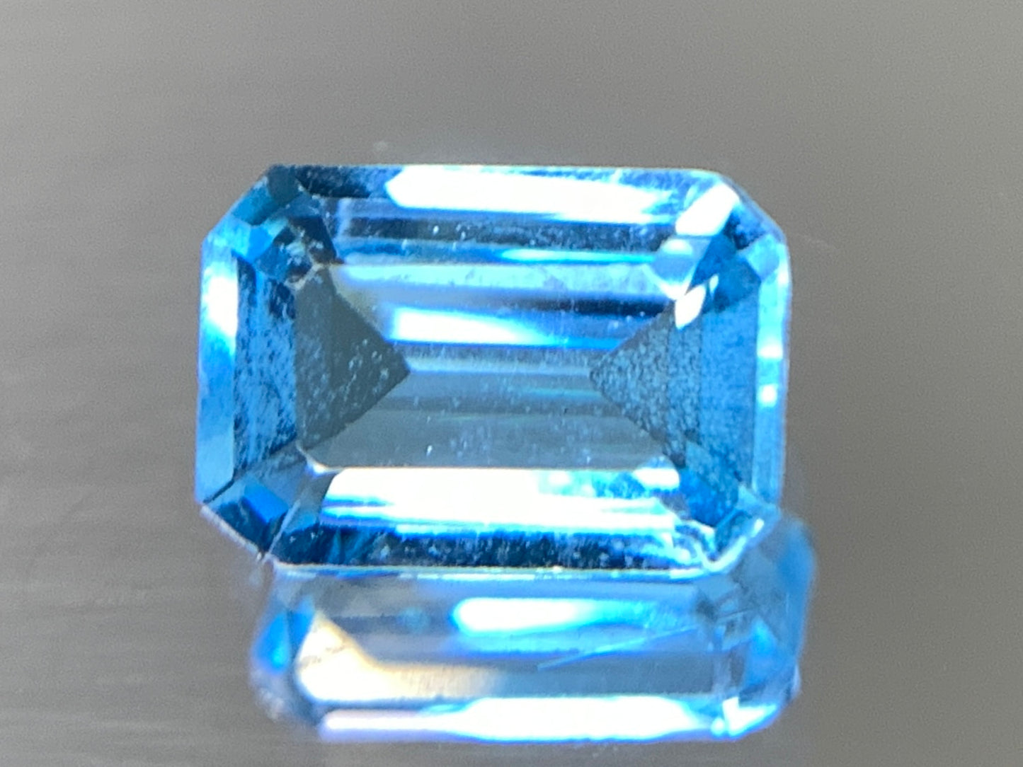 ブルートパーズ 1.155ct  宝石ソーティング付き  7.0㎜×5.0㎜×3.0㎜ 天然 ルース（ 裸石 ） 4458Y
