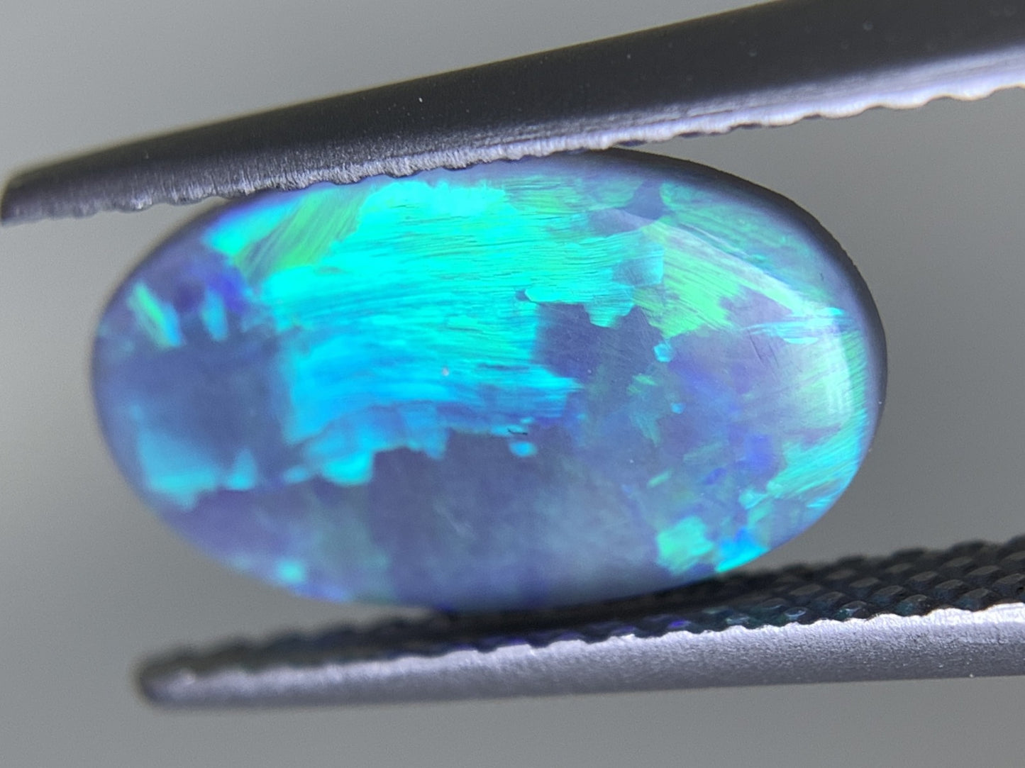ブラックオパール  天然  1.092ct  中央宝石ソーティング付き  12.2㎜×7.3㎜×1.7㎜   ルース（ 裸石 ） 5604Y