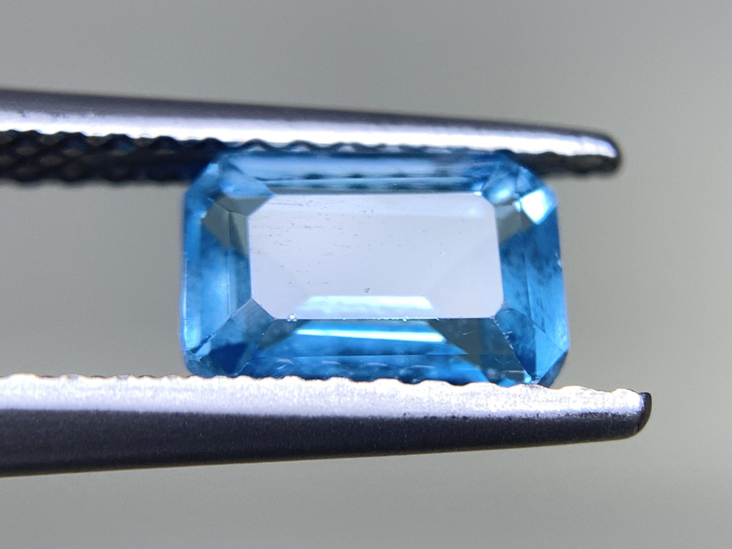 ブルートパーズ 1.155ct  宝石ソーティング付き  7.0㎜×5.0㎜×3.0㎜ 天然 ルース（ 裸石 ） 4458Y