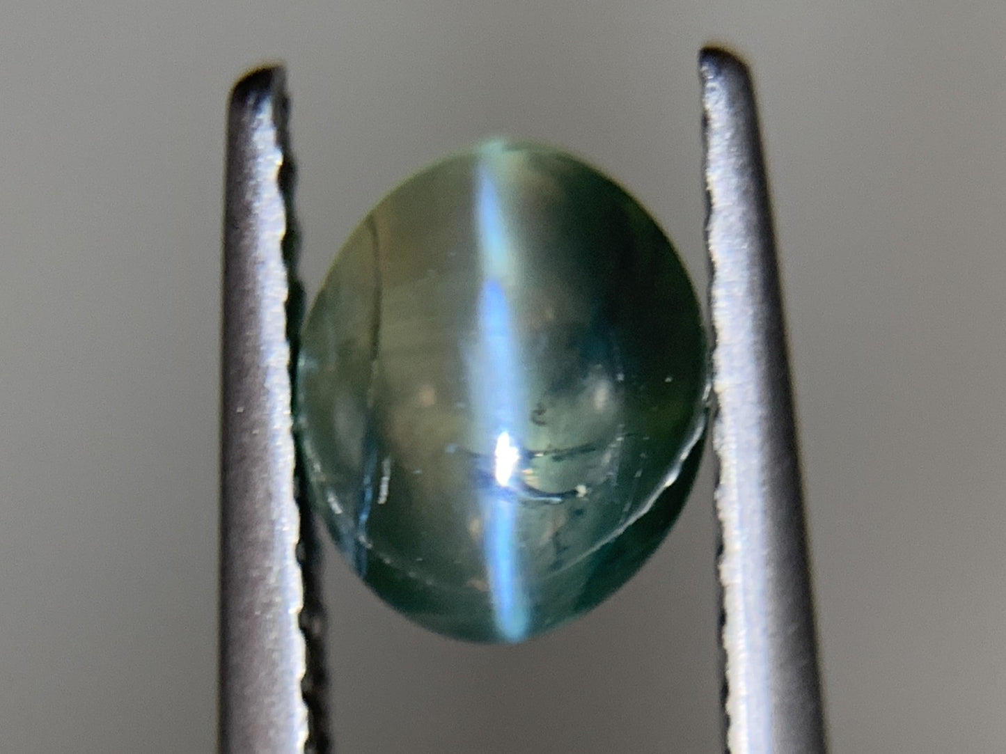 アレキサンドライトキャッツアイ 天然 1.280ct 中央宝石ソーティング付き 6.4㎜×5.3㎜×3.8㎜ ルース（ 裸石 ） 6456Y