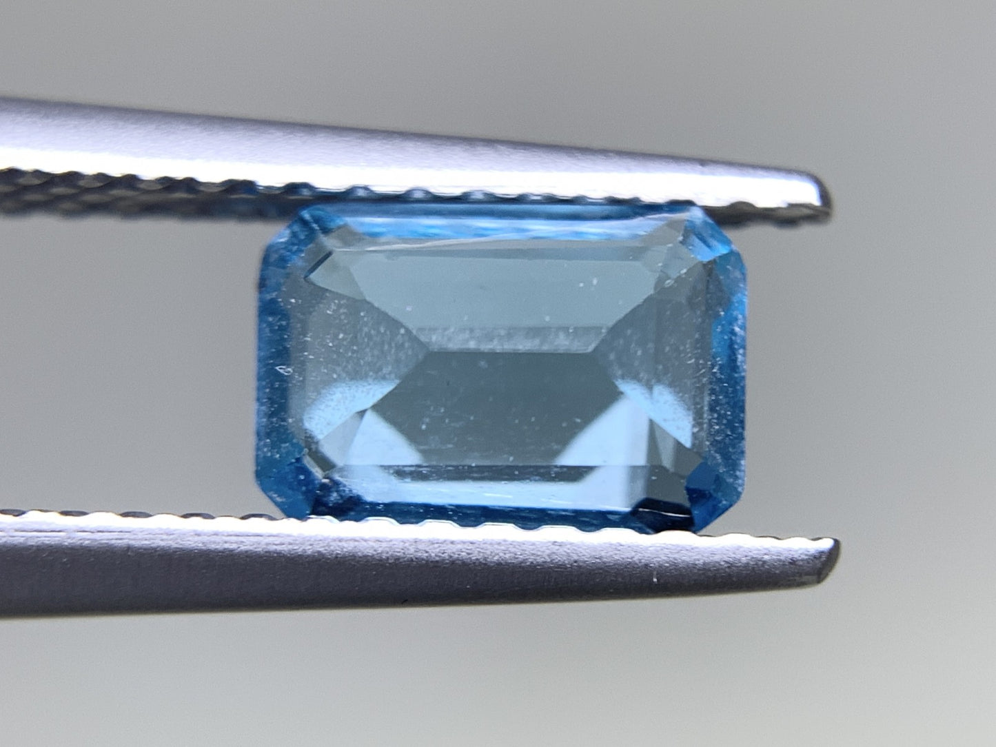 ブルートパーズ 1.155ct  宝石ソーティング付き  7.0㎜×5.0㎜×3.0㎜ 天然 ルース（ 裸石 ） 4458Y