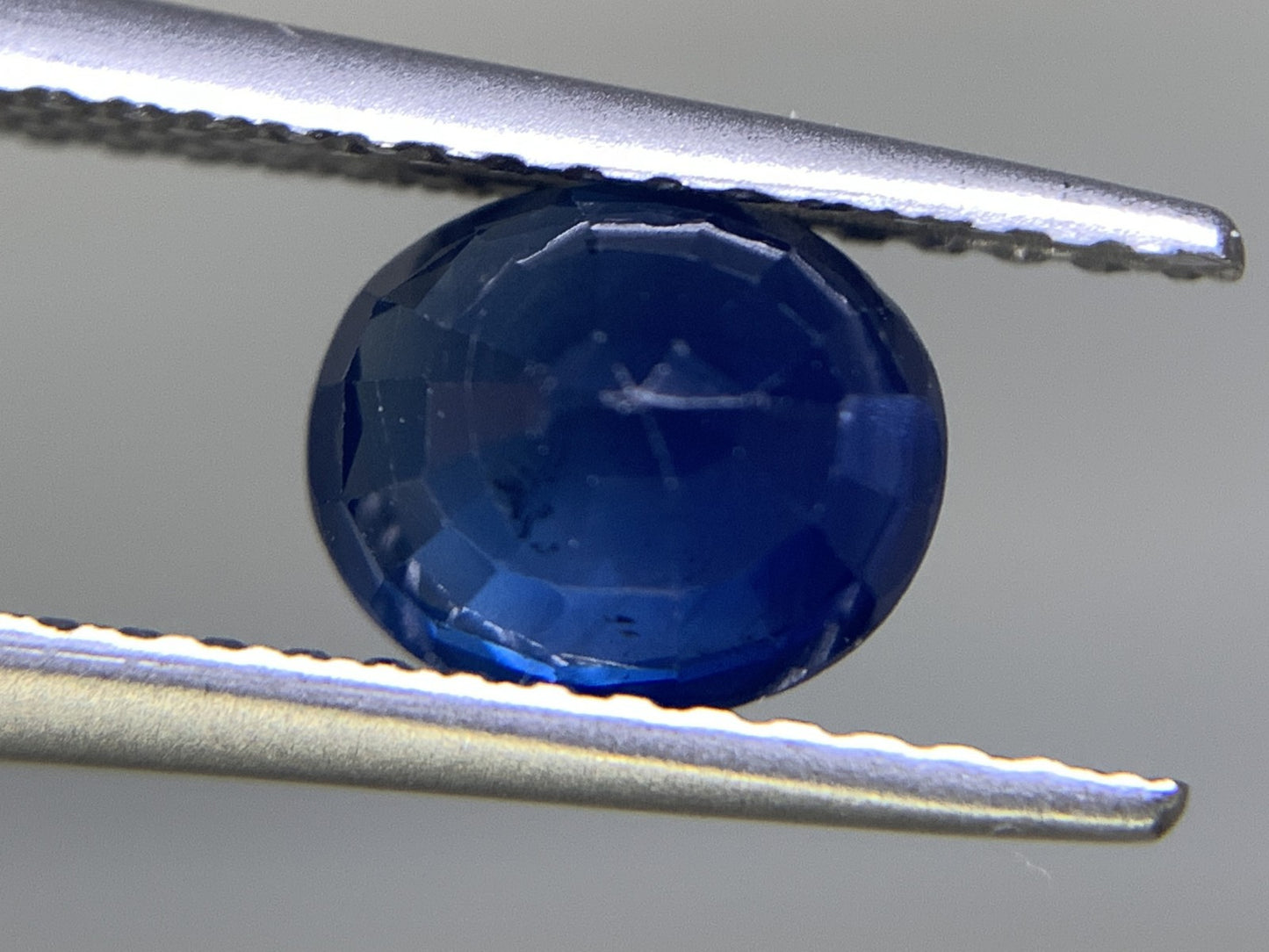サファイア 1.345ct 宝石ソーティング付き  6.7㎜×5.8㎜×3.5㎜ ルース（ 裸石 ） 2310Y