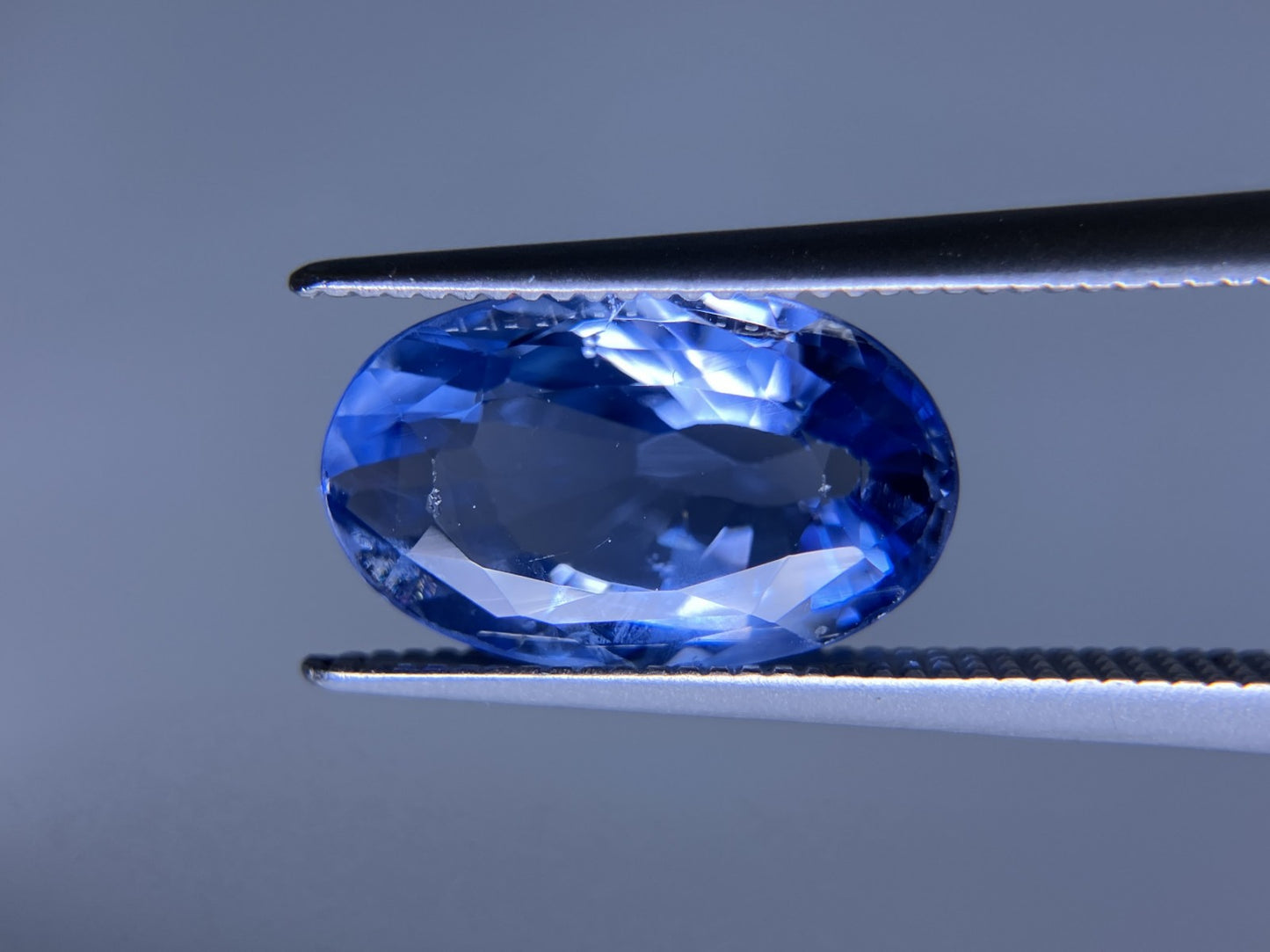 サファイア 4.02ct GIA鑑別書付き 非加熱 スリランカ産 12.26㎜×7.66㎜×4.78㎜ ルース（ 裸石 ） 3688S