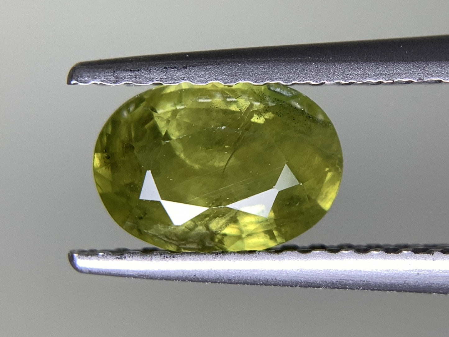 グリーンサファイア 1.113ct  宝石ソーティング付き  7.4㎜×5.4㎜×3.1㎜ 天然 ルース（ 裸石 ） 4498Y