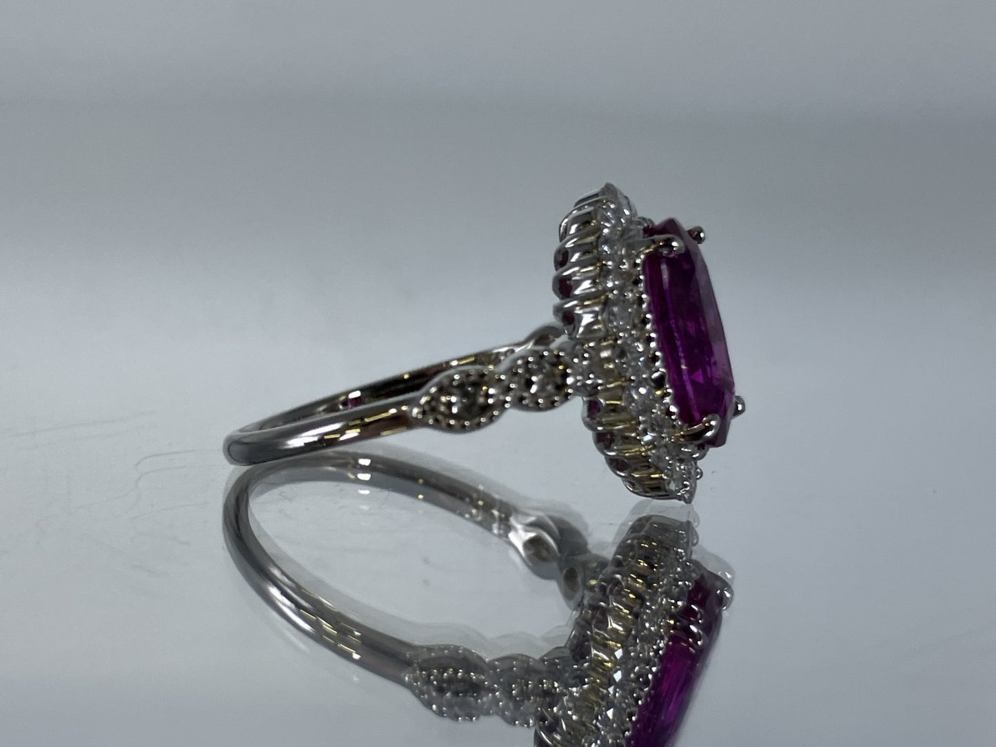 ルビー 2.03ct 非加熱 No heat GIA鑑別書 D0.38ct PT900 4.4g 指輪 （JP9号） サイズ直し無料 8370K