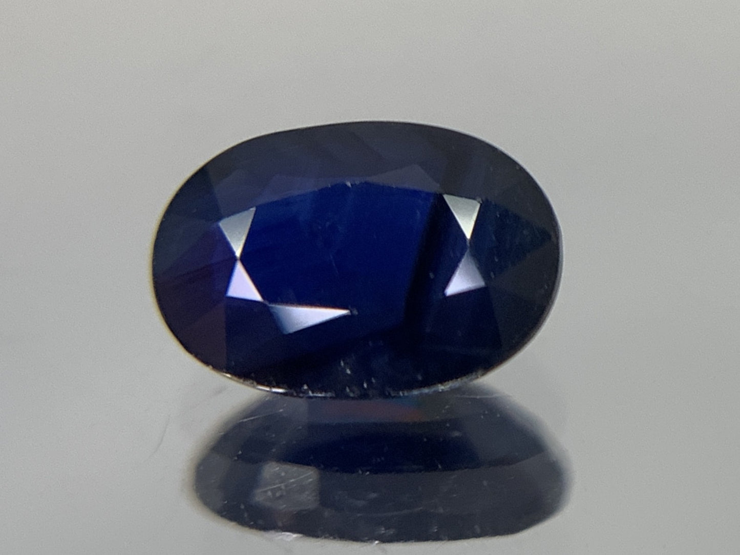 サファイア 1.045ct 宝石ソーティング付き  7.1㎜×5.1㎜×2.8㎜ ルース（ 裸石 ） 2311Y