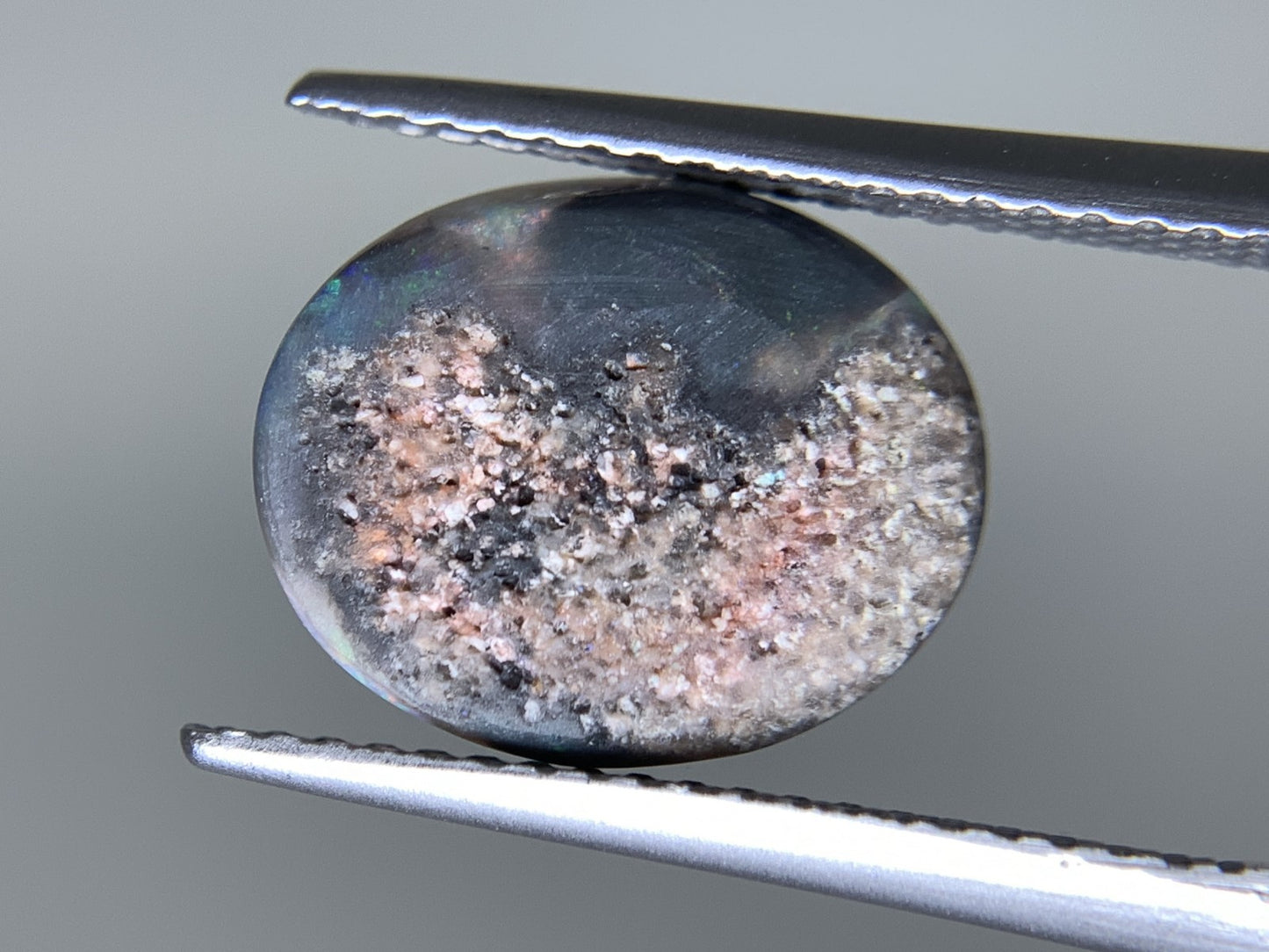 ブラックオパール  天然  1.795ct  中央宝石ソーティング付き  12.0㎜×9.8㎜×2.2㎜   ルース（ 裸石 ） 5053Y