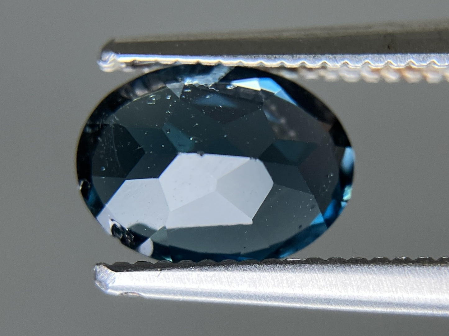 ブルートパーズ 天然  1.362ct  宝石ソーティング付き  7.8㎜×5.9㎜×3.5㎜ ルース（ 裸石 ）  6272YY