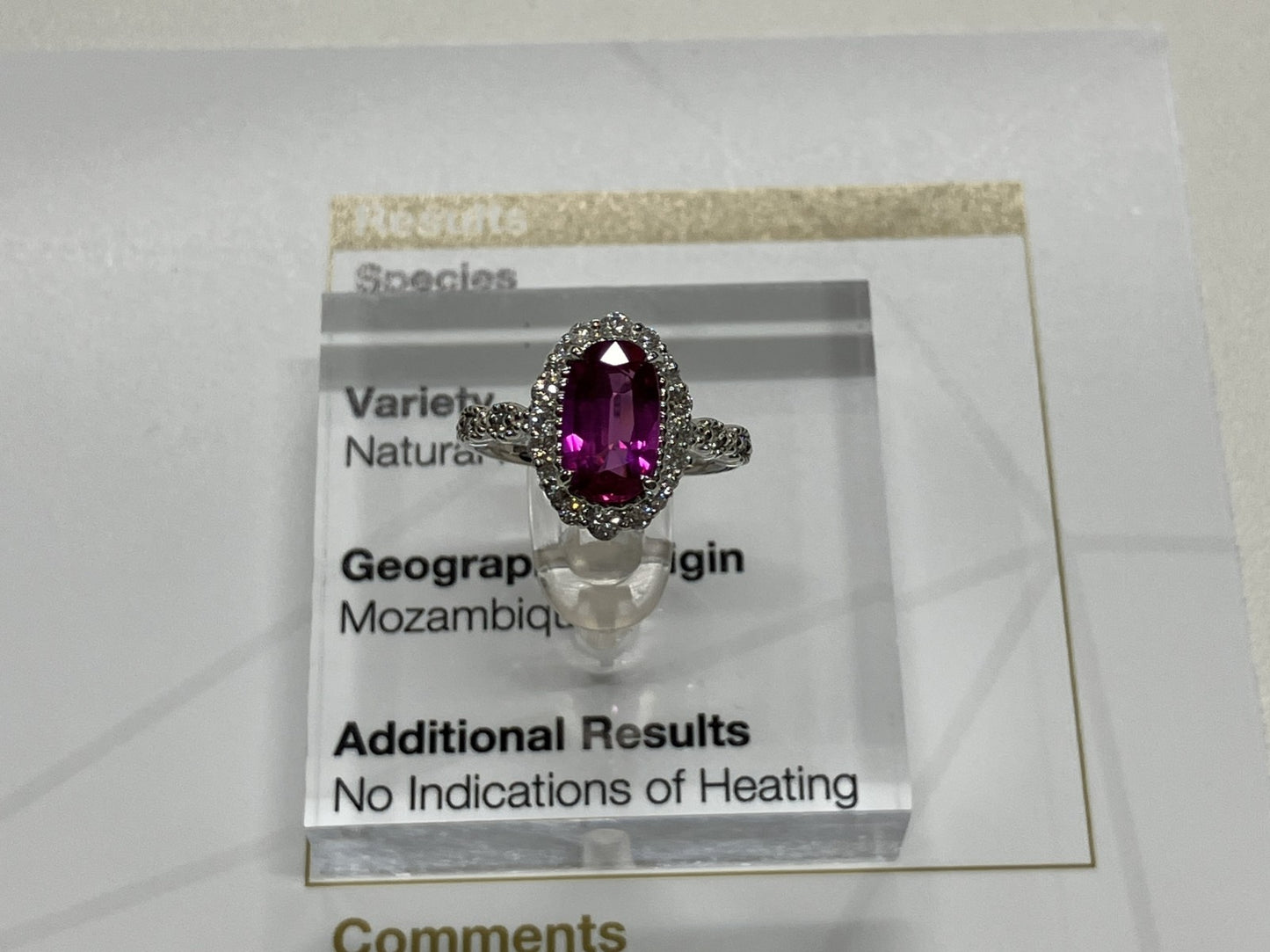 ルビー 2.03ct 非加熱 No heat GIA鑑別書 D0.38ct PT900 4.4g 指輪 （JP9号） サイズ直し無料 8370K