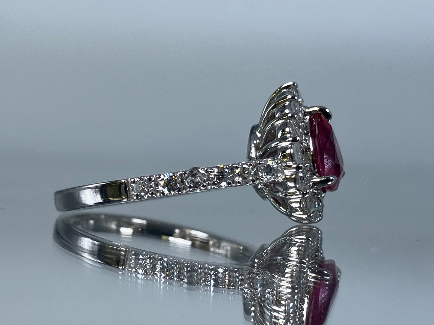 ルビー 1.03ct 非加熱 No heat GIA鑑別書 D0.70ct PT900 5.2g 指輪 （JP9号） サイズ直し無料 8389K