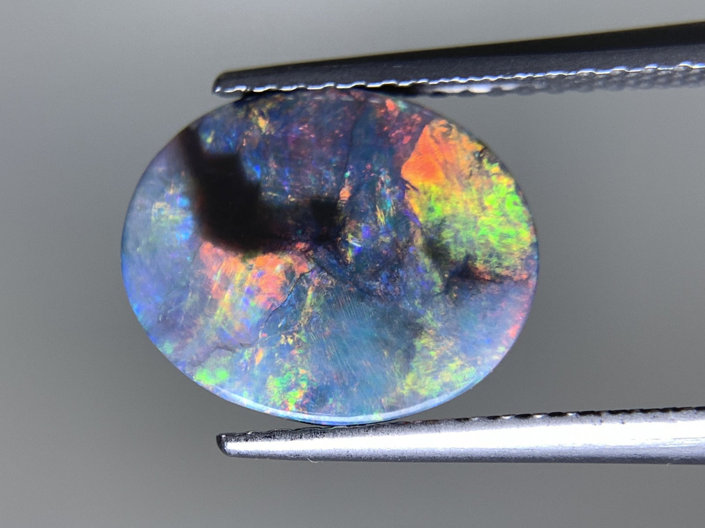 ブラックオパール  天然  1.795ct  中央宝石ソーティング付き  12.0㎜×9.8㎜×2.2㎜   ルース（ 裸石 ） 5053Y