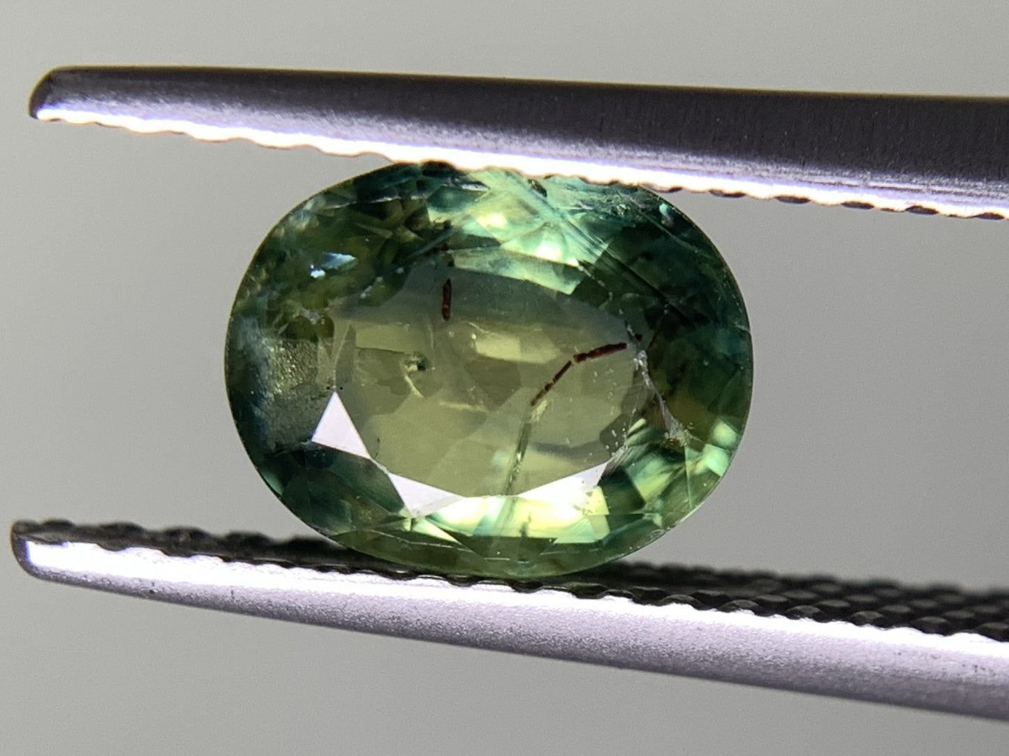 グリーンサファイア 1.372ct  宝石ソーティング付き  7.0㎜×5.8㎜×3.3㎜ 天然 ルース（ 裸石 ） 4499Y