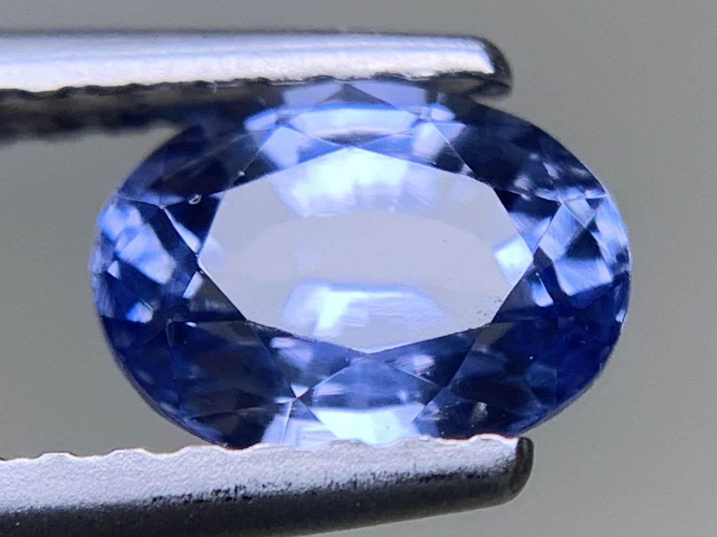 サファイア 天然 1.022ct 中央宝石ソーティング付き 6.65㎜×5.05㎜×3.47㎜ ルース（ 裸石 ） 6365Y