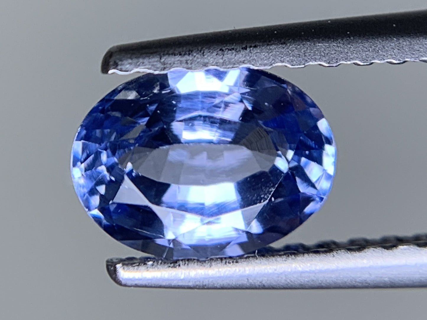 サファイア 天然 1.022ct 中央宝石ソーティング付き 6.65㎜×5.05㎜×3.47㎜ ルース（ 裸石 ） 6365Y