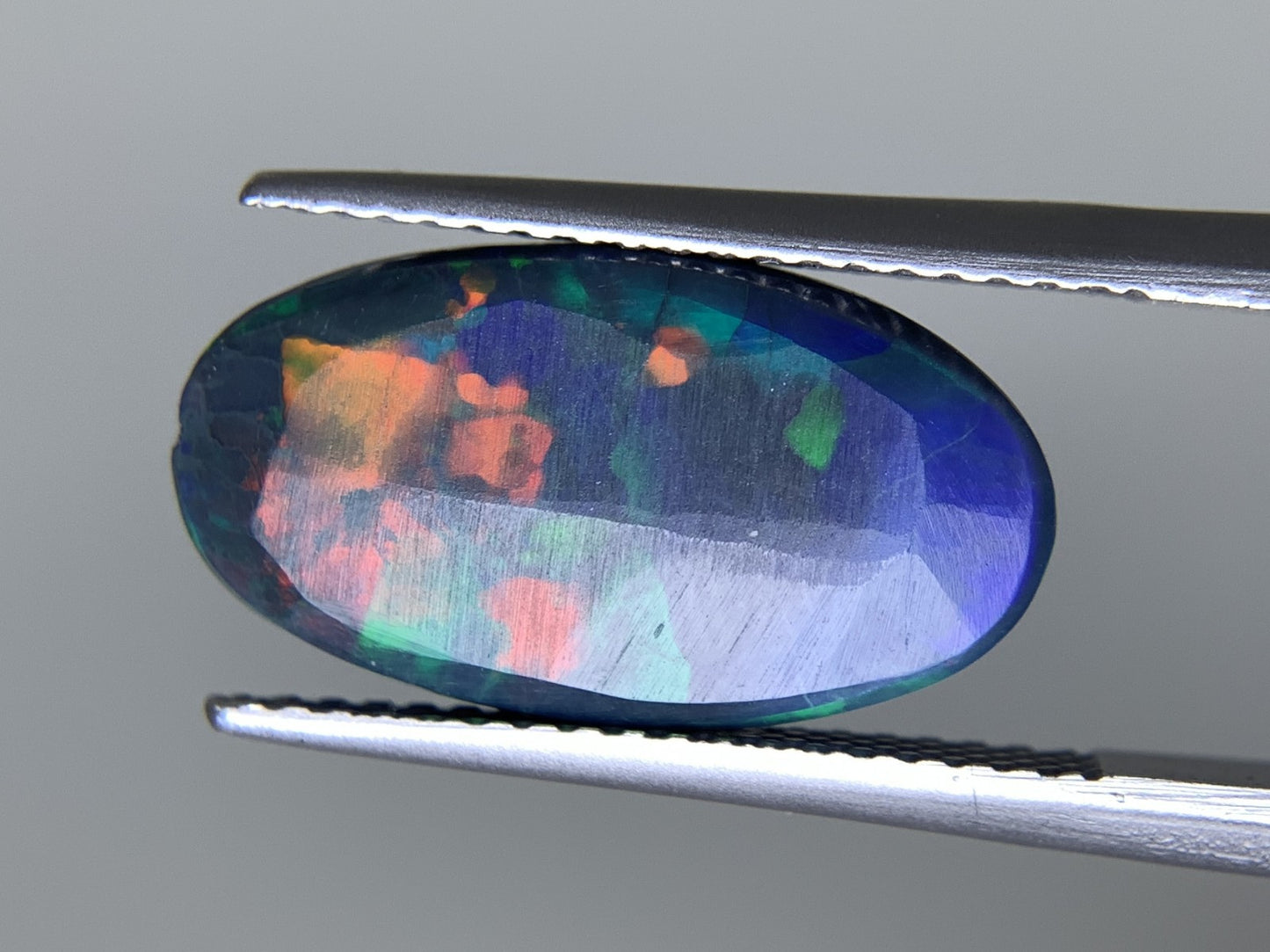 ブラックオパール (両面遊色) 天然  4.102ct  カン有り 中央宝石ソーティング付き  16.7㎜×9.1㎜×4.2㎜   ルース（ 裸石 ） 5566Y