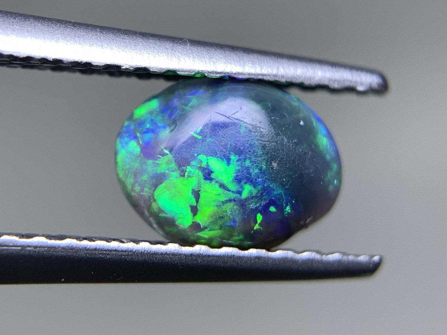 ブラックオパール 0.501ct  宝石ソーティング付き  6.9㎜×5.3㎜×2.4㎜ 天然 ルース（ 裸石 ） 4803Y