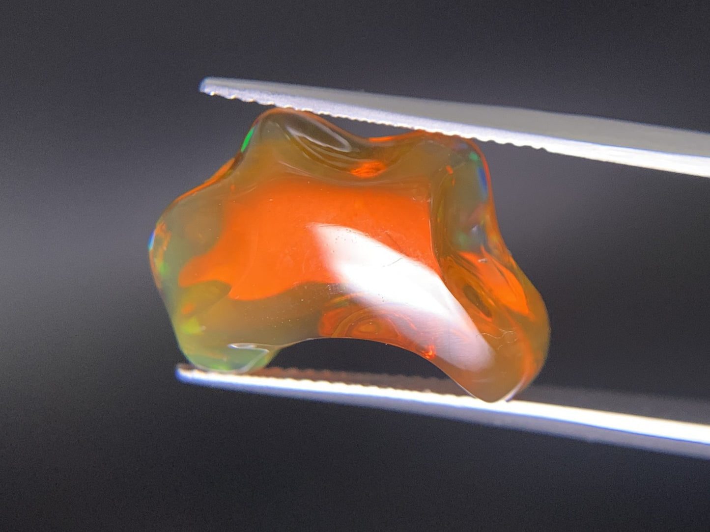 ファイアオパール　8.460ct　宝石ソーティング付き　20.2㎜×13.3㎜×6.7㎜　 ルース（ 裸石 ）　 1689Y