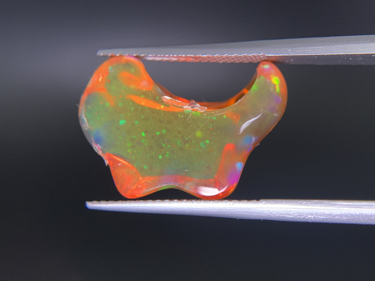 ファイアオパール　8.460ct　宝石ソーティング付き　20.2㎜×13.3㎜×6.7㎜　 ルース（ 裸石 ）　 1689Y