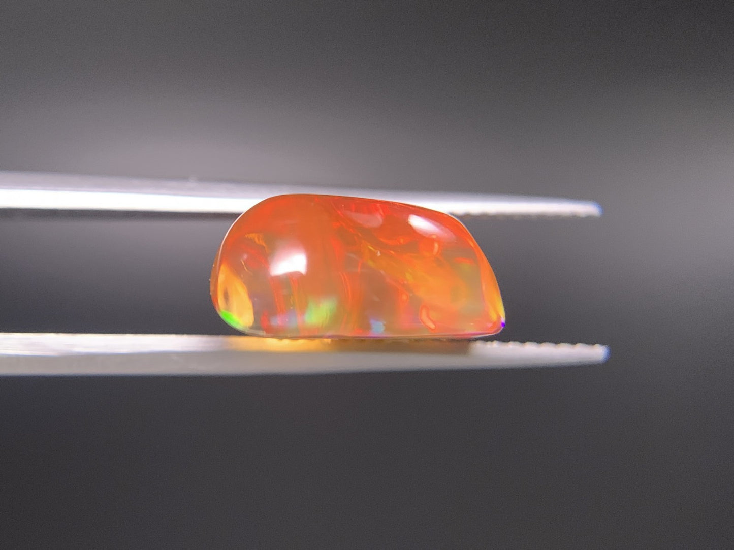ファイアオパール　8.460ct　宝石ソーティング付き　20.2㎜×13.3㎜×6.7㎜　 ルース（ 裸石 ）　 1689Y
