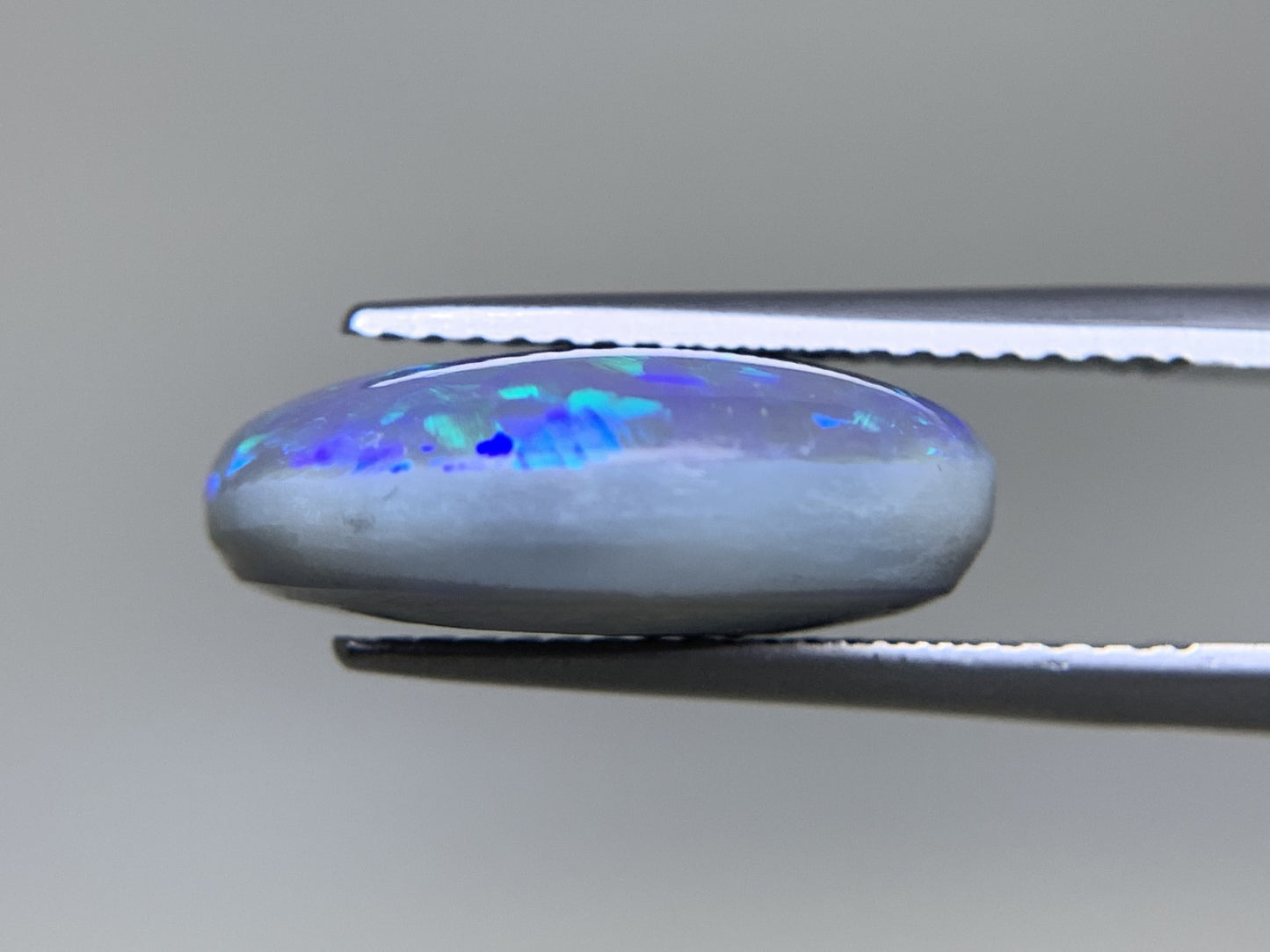 ブラックオパール 天然 6.953ct 中央宝石ソーティング付き 15.8㎜×11.9㎜×5.8㎜ ルース（ 裸石 ） 6501Y