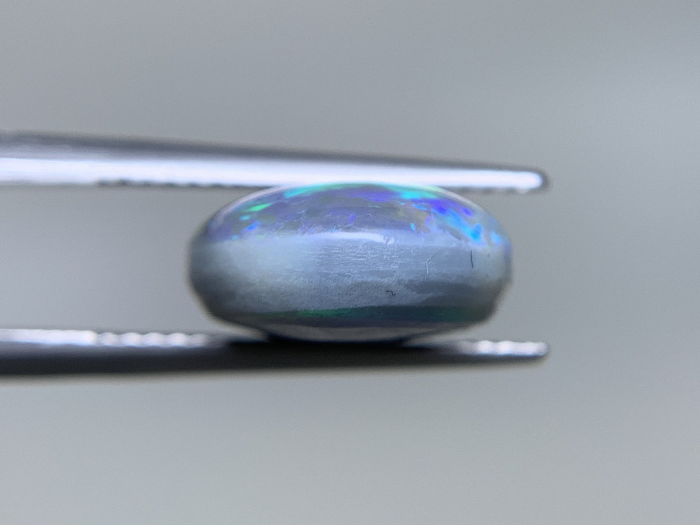 ブラックオパール 天然 6.953ct 中央宝石ソーティング付き 15.8㎜×11.9㎜×5.8㎜ ルース（ 裸石 ） 6501Y