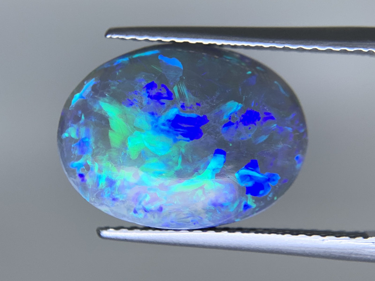 ブラックオパール 天然 6.953ct 中央宝石ソーティング付き 15.8㎜×11.9㎜×5.8㎜ ルース（ 裸石 ） 6501Y