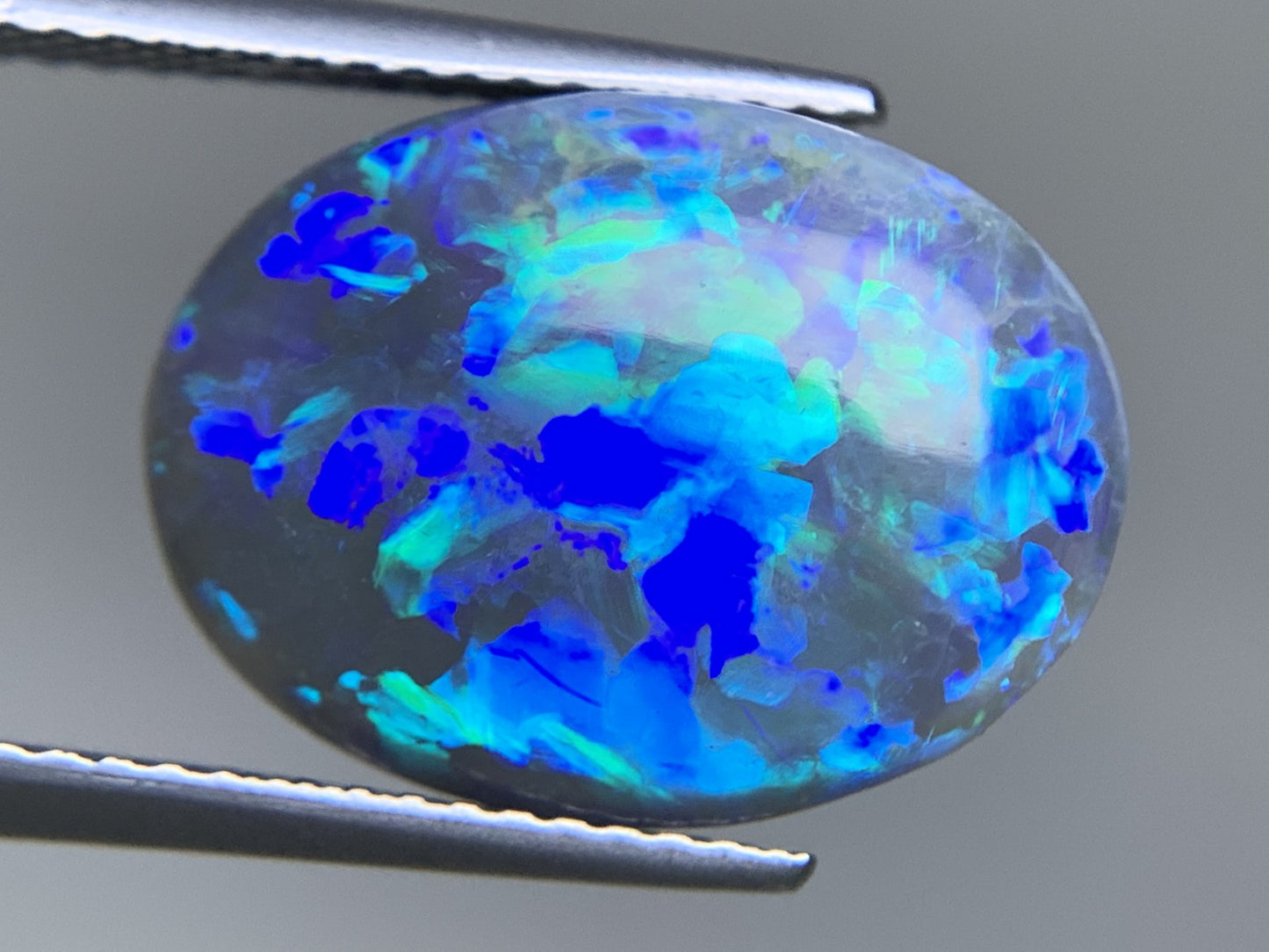 ブラックオパール 天然 6.953ct 中央宝石ソーティング付き 15.8㎜×11.9㎜×5.8㎜ ルース（ 裸石 ） 6501Y
