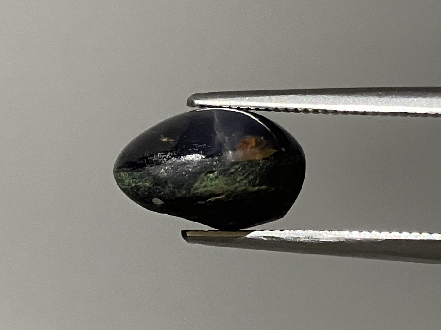スターサファイア 天然 8.880ct 宝石ソーティング付き 11.9㎜×9.6㎜×7.5㎜ ルース（ 裸石 ） 6259YY