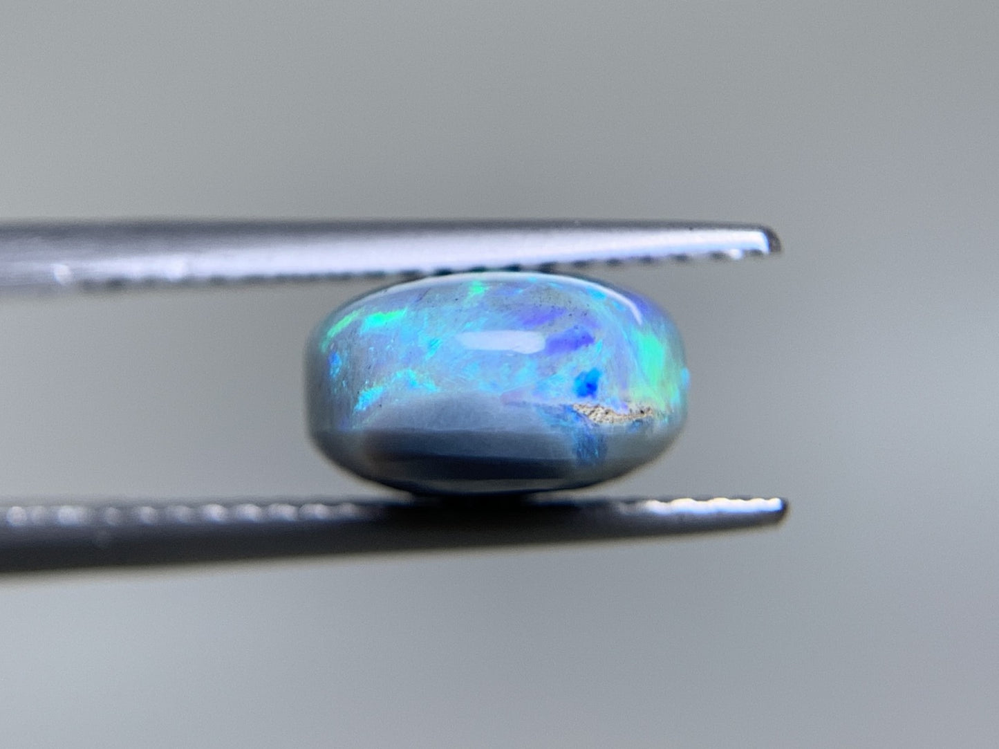 ブラックオパール 天然 4.334ct カン有り 中央宝石ソーティング付き 13.0㎜×9.2㎜×5.5㎜ ルース（ 裸石 ） 6496Y