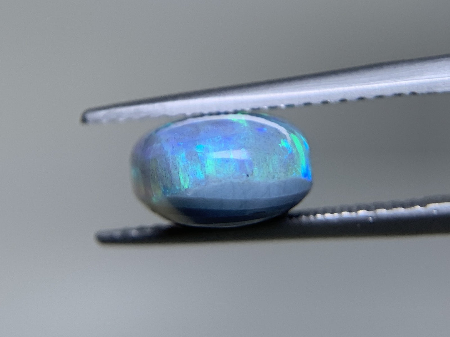 ブラックオパール 天然 4.334ct カン有り 中央宝石ソーティング付き 13.0㎜×9.2㎜×5.5㎜ ルース（ 裸石 ） 6496Y