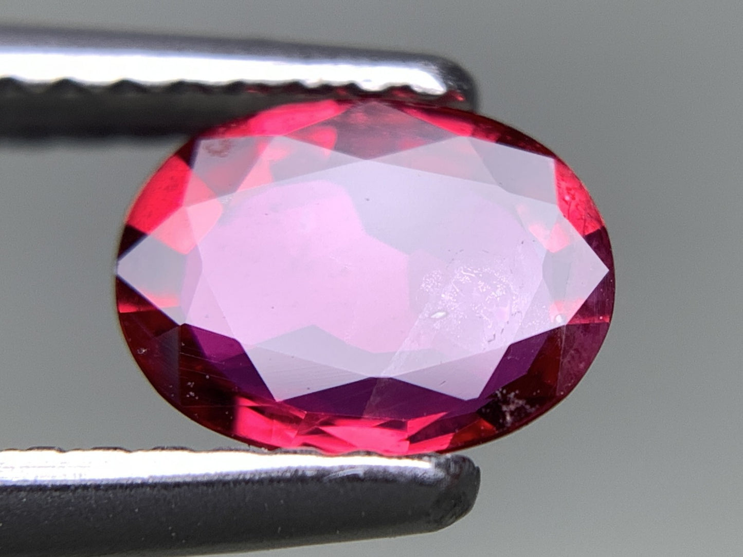ルビー 天然 0.661ct 宝石ソーティング付き 6.9㎜×5.4㎜×1.5㎜ ルース（ 裸石 ） 7386Y