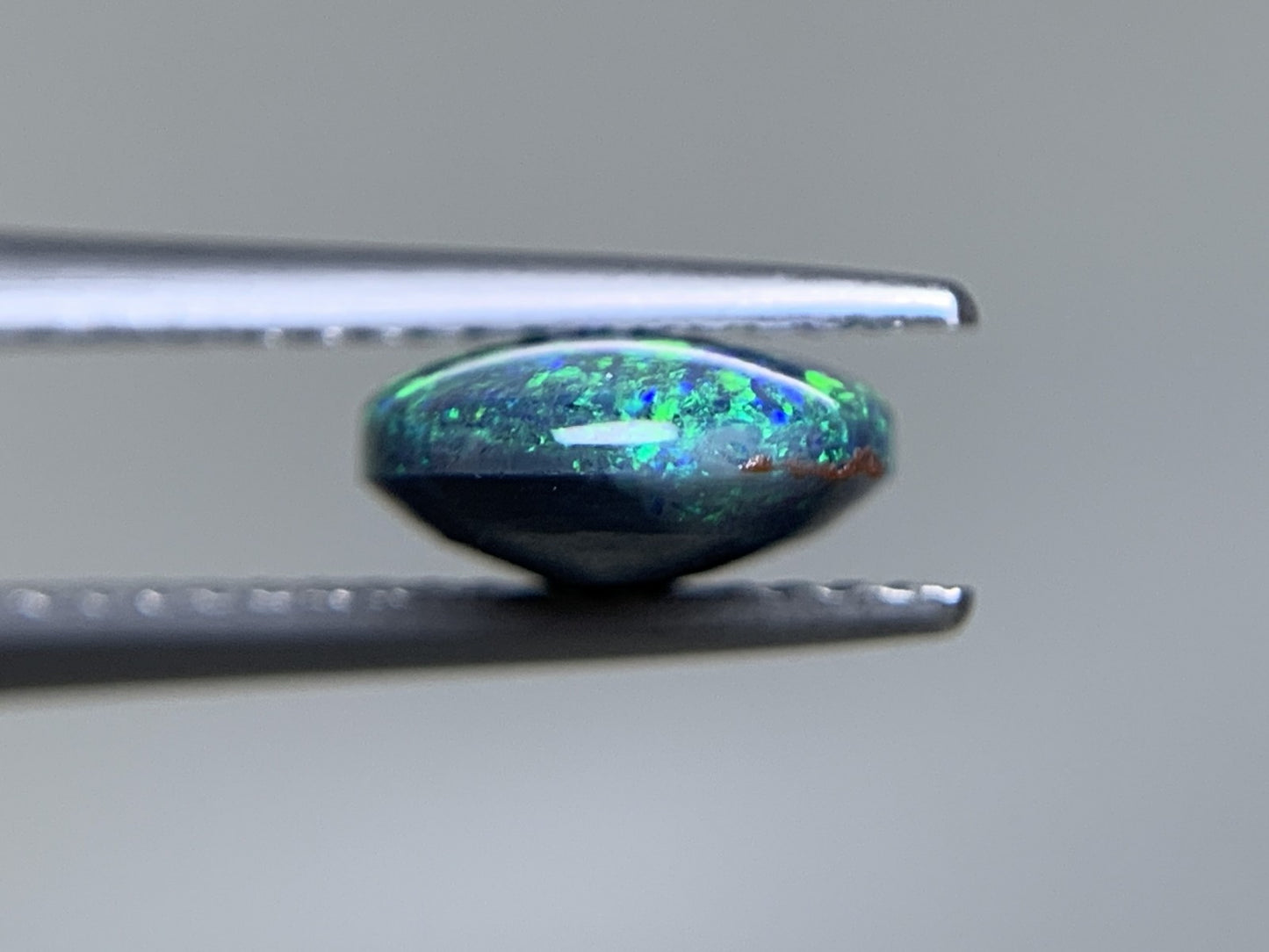 ブラックオパール 天然 1.668ct 中央宝石ソーティング付き 11.0㎜×7.6㎜×3.6㎜ ルース（ 裸石 ） 6453Y