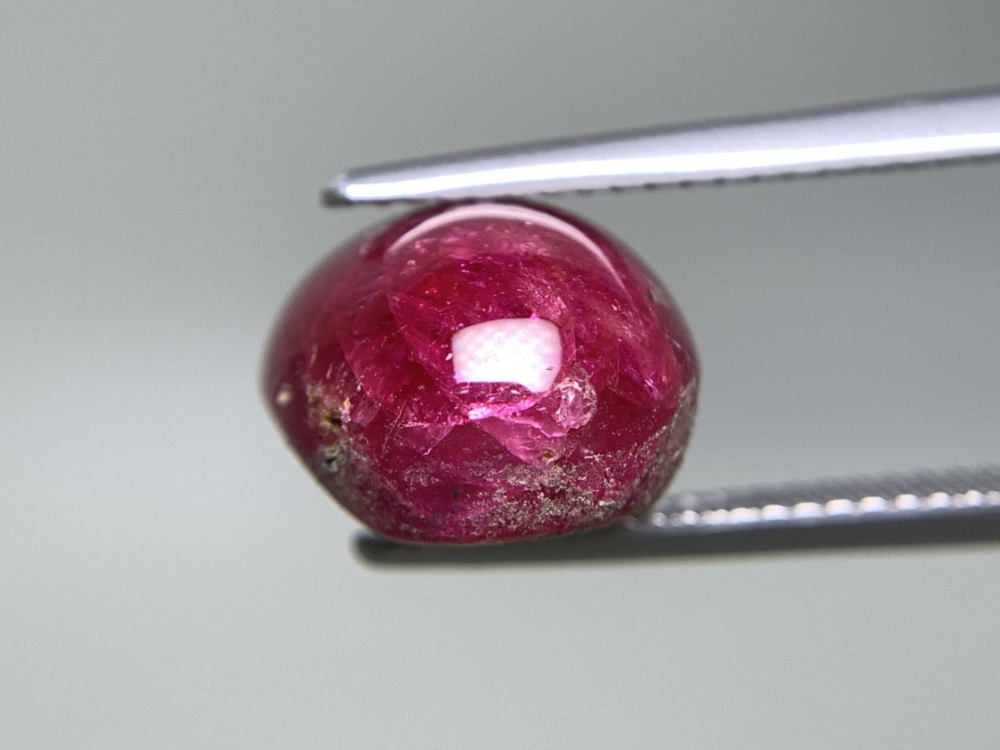 ルビー 天然 13.867ct 宝石ソーティング付き 13.8㎜×11.1㎜×8.6㎜ ルース（ 裸石 ） 7468Y