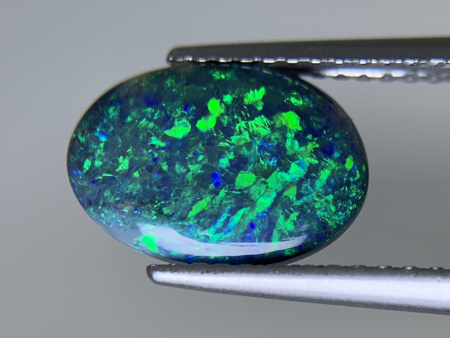 ブラックオパール 天然 1.668ct 中央宝石ソーティング付き 11.0㎜×7.6㎜×3.6㎜ ルース（ 裸石 ） 6453Y