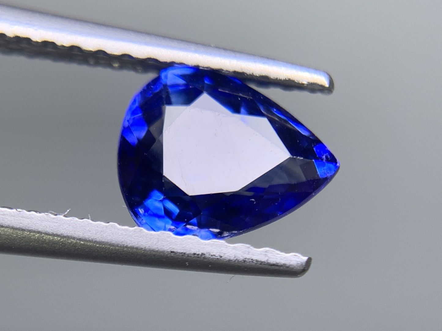 サファイア　1.321ct　宝石ソーティング付き　7.4㎜×6.1㎜×3.3㎜　 ルース（ 裸石 ）　 1698Y