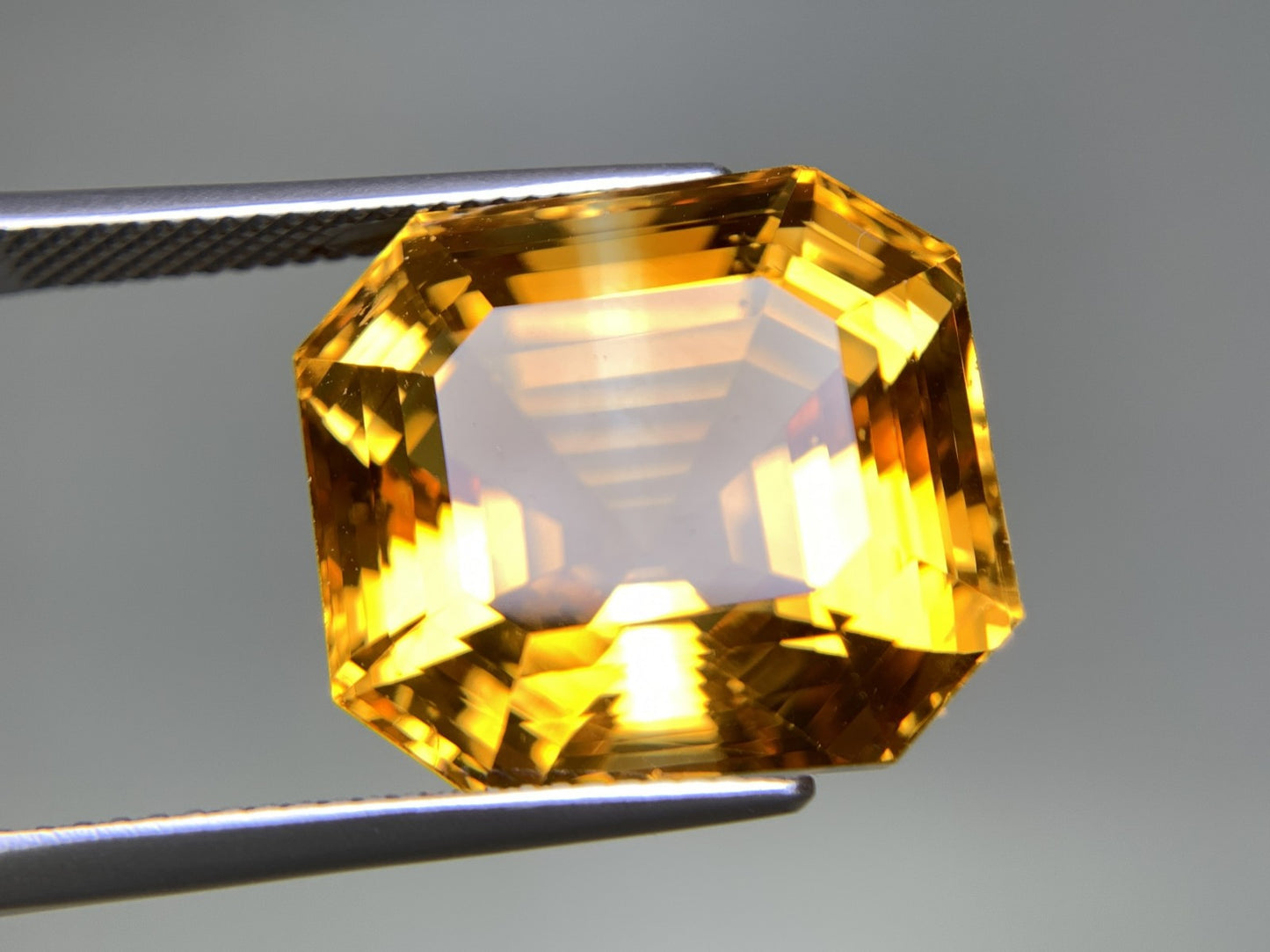 シトリン 天然 29.106ct 宝石ソーティング付き 18.0㎜×16.4㎜×13.4㎜ ルース（ 裸石 ） 7434Y
