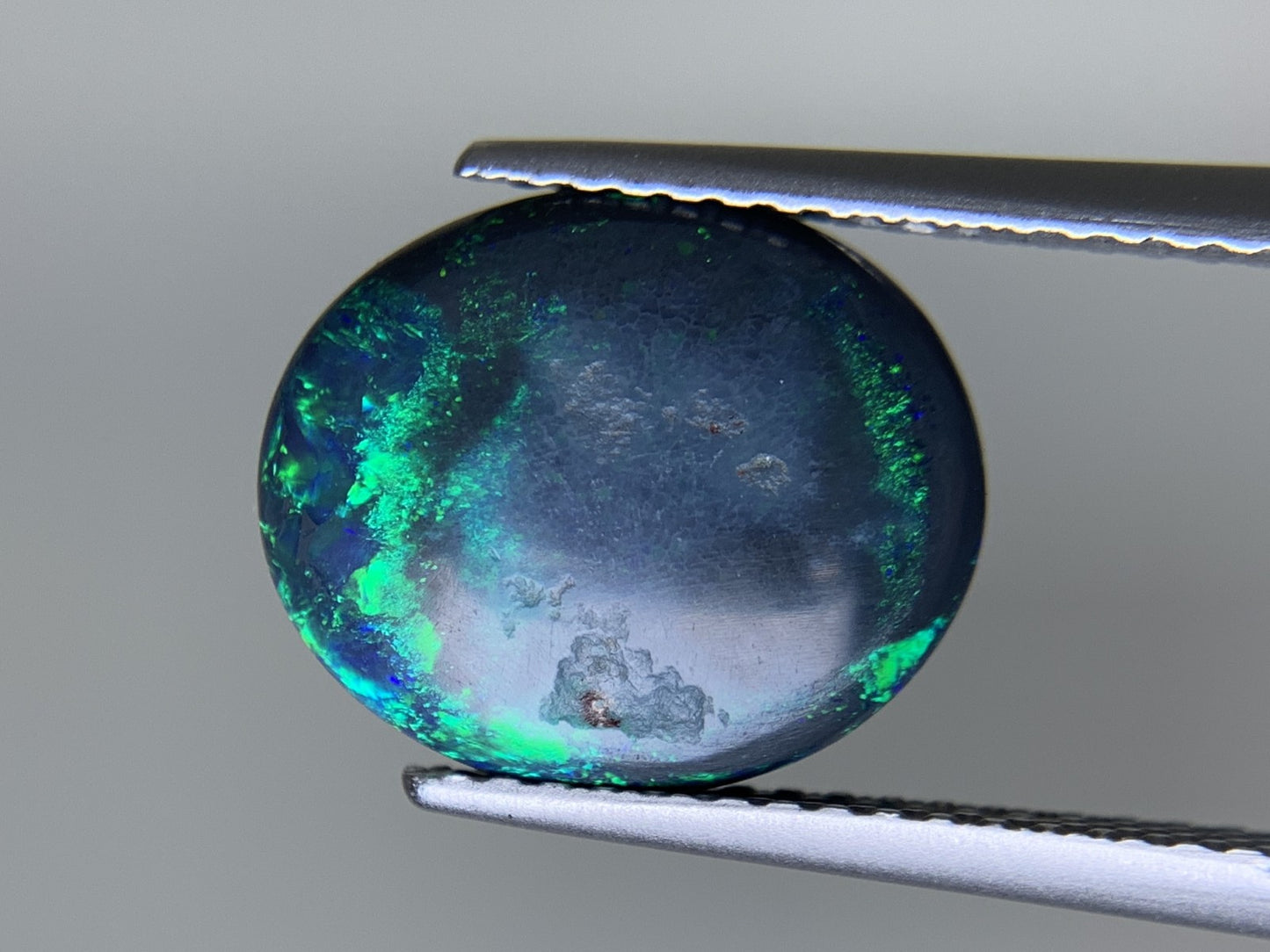 ブラックオパール 天然 2.974ct 中央宝石ソーティング付き 12.2㎜×10.2㎜×4.1㎜ ルース（ 裸石 ） 6473Y