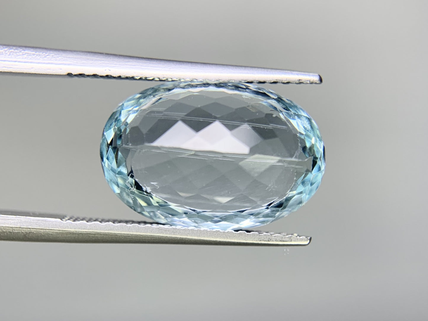 アクアマリン　7.117ct　宝石ソーティング付き　15.33㎜×10.44㎜×6.96㎜　 ルース（ 裸石 ）　 1718Y