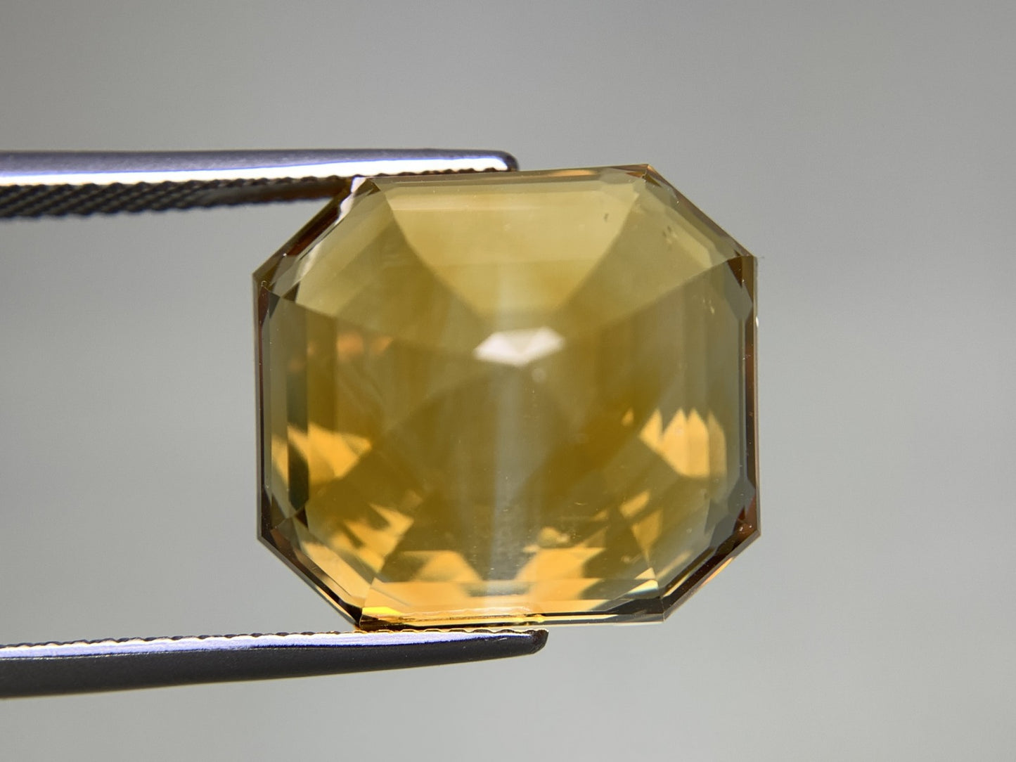 シトリン 天然 29.106ct 宝石ソーティング付き 18.0㎜×16.4㎜×13.4㎜ ルース（ 裸石 ） 7434Y