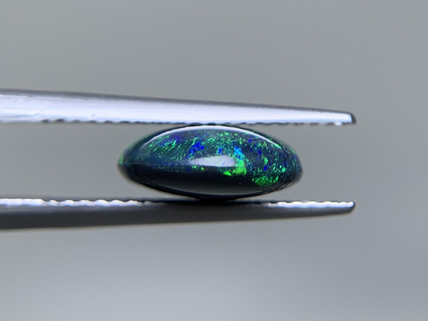 ブラックオパール 天然 2.974ct 中央宝石ソーティング付き 12.2㎜×10.2㎜×4.1㎜ ルース（ 裸石 ） 6473Y