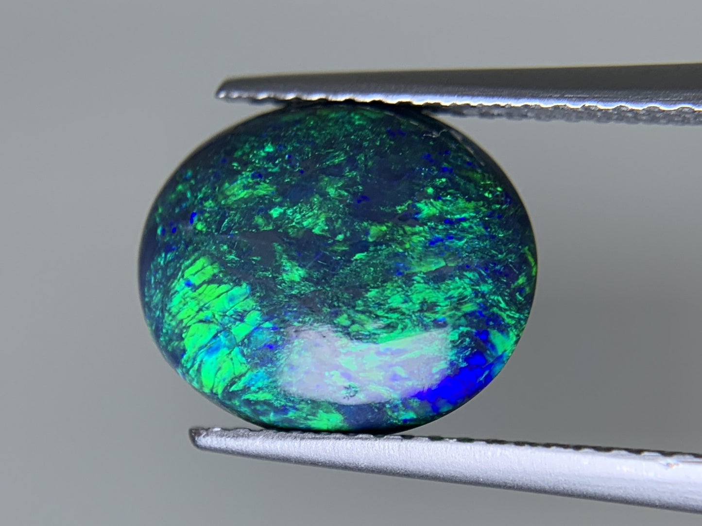 ブラックオパール 天然 2.974ct 中央宝石ソーティング付き 12.2㎜×10.2㎜×4.1㎜ ルース（ 裸石 ） 6473Y