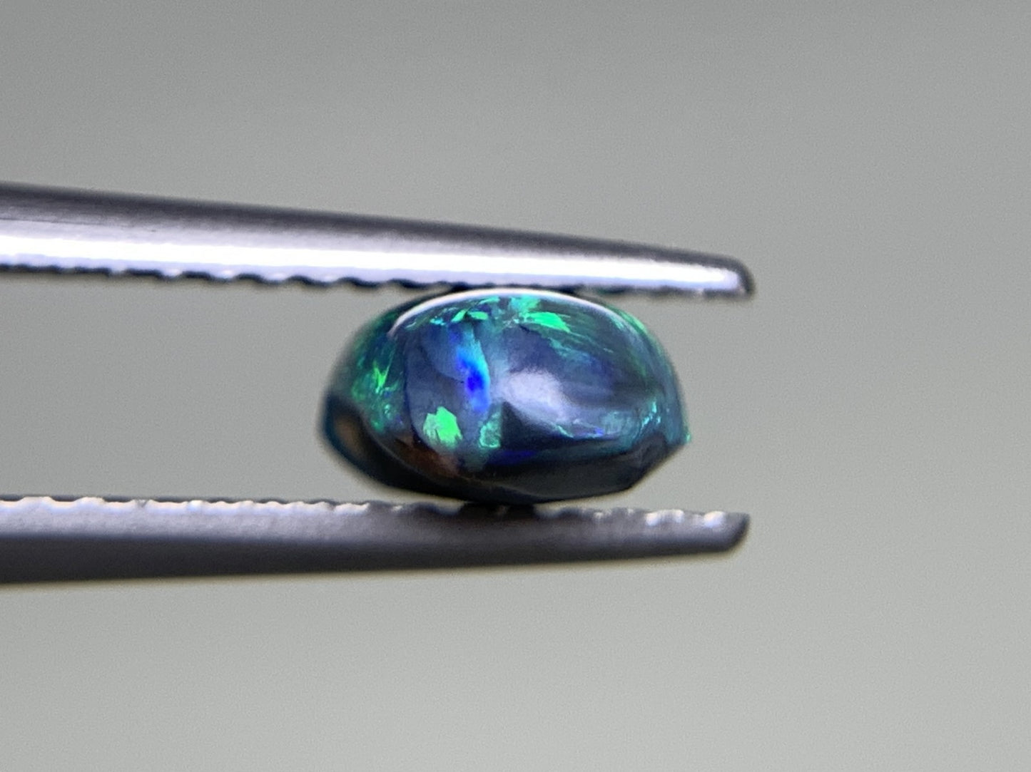 ブラックオパール 1.299ct 中央宝石ソーティング付き 9.6㎜×6.1㎜×3.7㎜ 天然 ルース（ 裸石 ） 4661Y