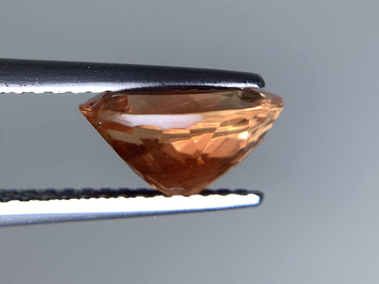 アンデシン 天然 1.683ct 宝石ソーティング付き 9.3㎜×6.8㎜×4.9㎜ ルース（ 裸石 ） 5680Y