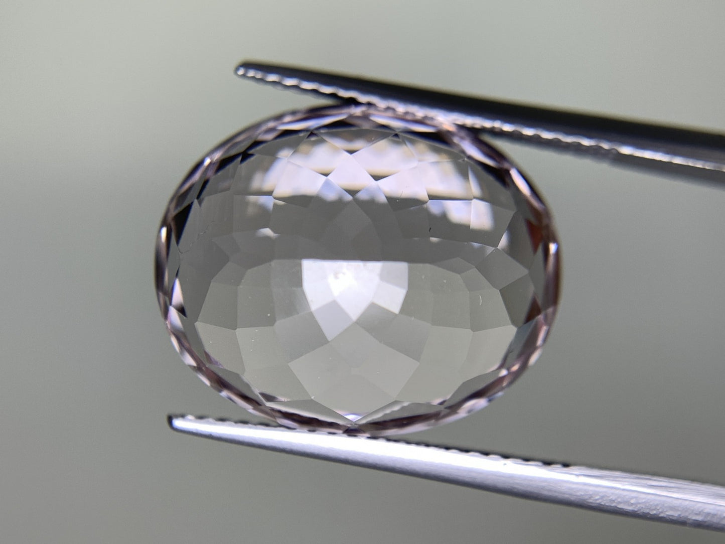 スポジュメン 17.968ct  中央宝石ソーティング付き  17.55㎜×14.49㎜×9.48㎜  天然 ルース（ 裸石 ） 4704Y