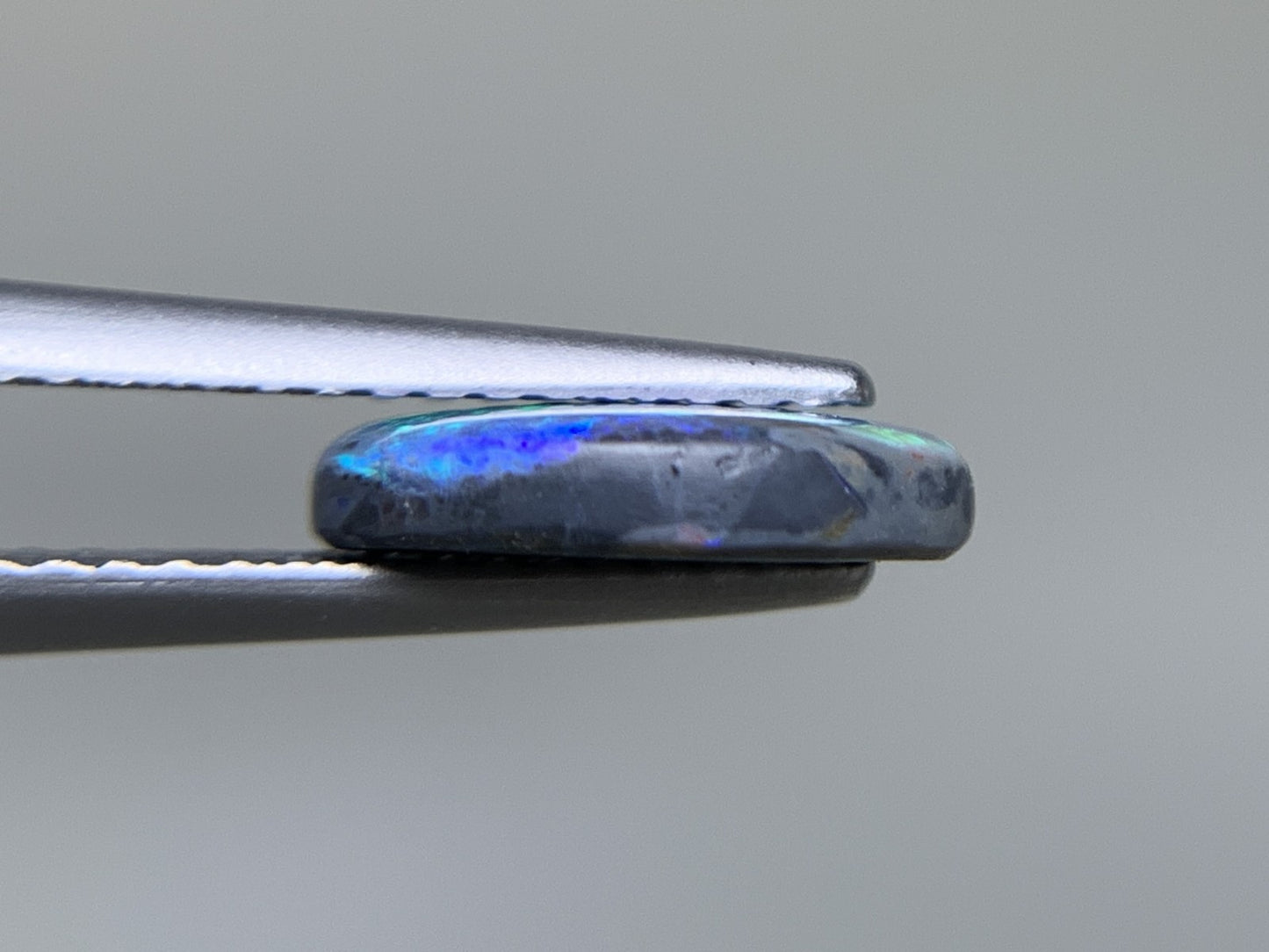 ブラックオパール 天然 1.313ct 中央宝石ソーティング付き 9.9㎜×7.8㎜×2.3㎜ ルース（ 裸石 ） 6482Y
