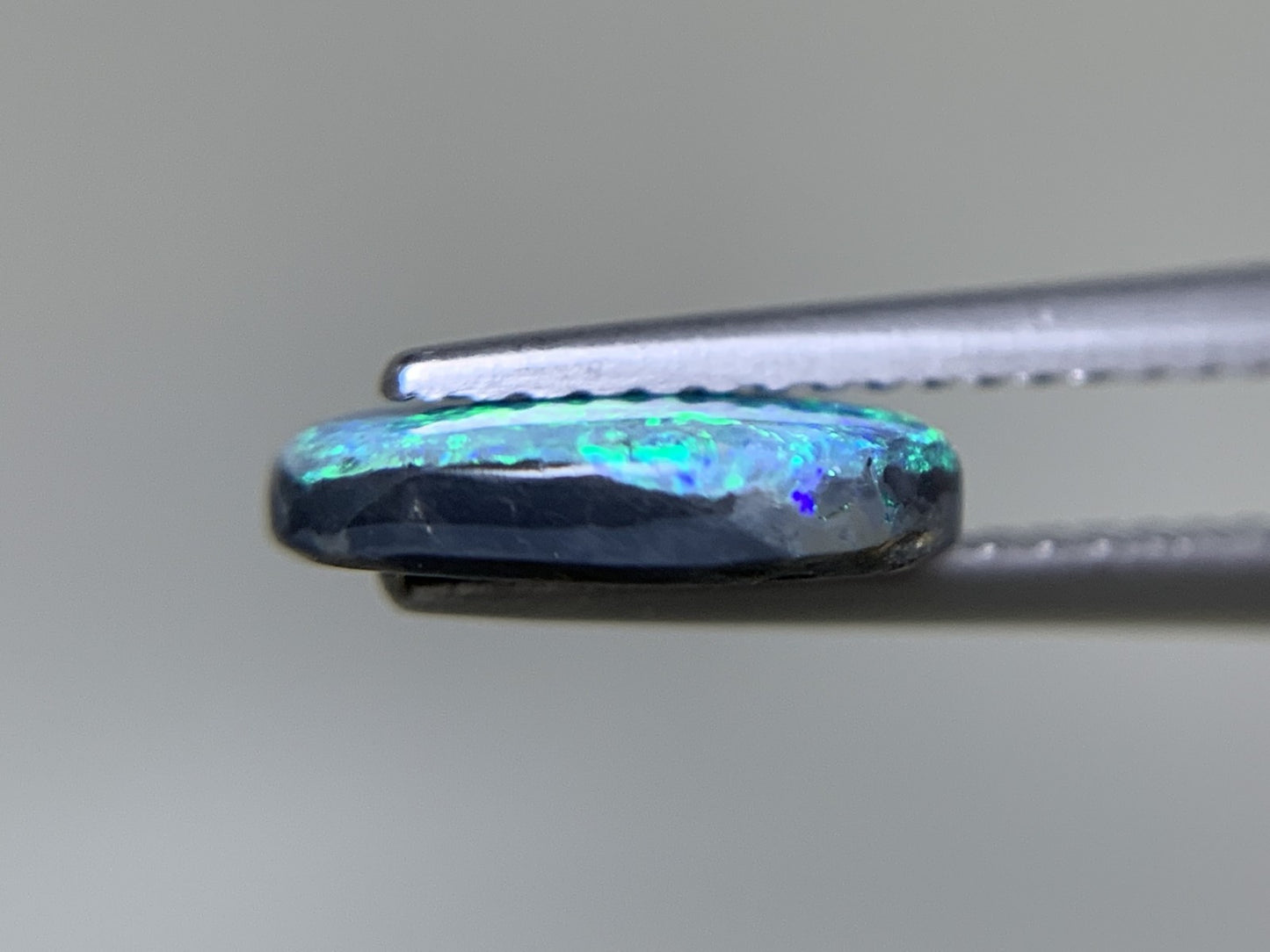 ブラックオパール 天然 1.313ct 中央宝石ソーティング付き 9.9㎜×7.8㎜×2.3㎜ ルース（ 裸石 ） 6482Y